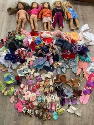 American Girl Pleasant Company Doll Lot 5 With Clothes - Image 1 of 4