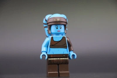 LEGO® Aayla Secura Minifig sw0833 Star Wars Blue Twilek Jedi Pink Lips 75182 - Image 1 of 4