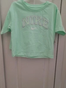 Nike Girls Green 2 Piece short set size 5/6 Medium NWT - Picture 1 of 8
