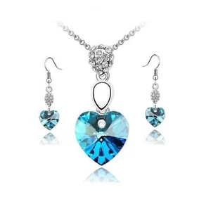 Juego de Collares y Pendientes Corazón Elementos de Cristal Azul Cielo Joyería Reino Unido - Imagen 1 de 1