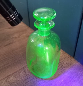Handblown Art Green Bubble Glass Decanter Uranium Heavy Glowy UV 9" Tall - Picture 1 of 14