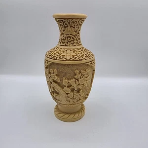 Vintage Carved Resin Floral Vase Asian Beige Signed 7.5" Old Money Art Pre-loved - Picture 1 of 12