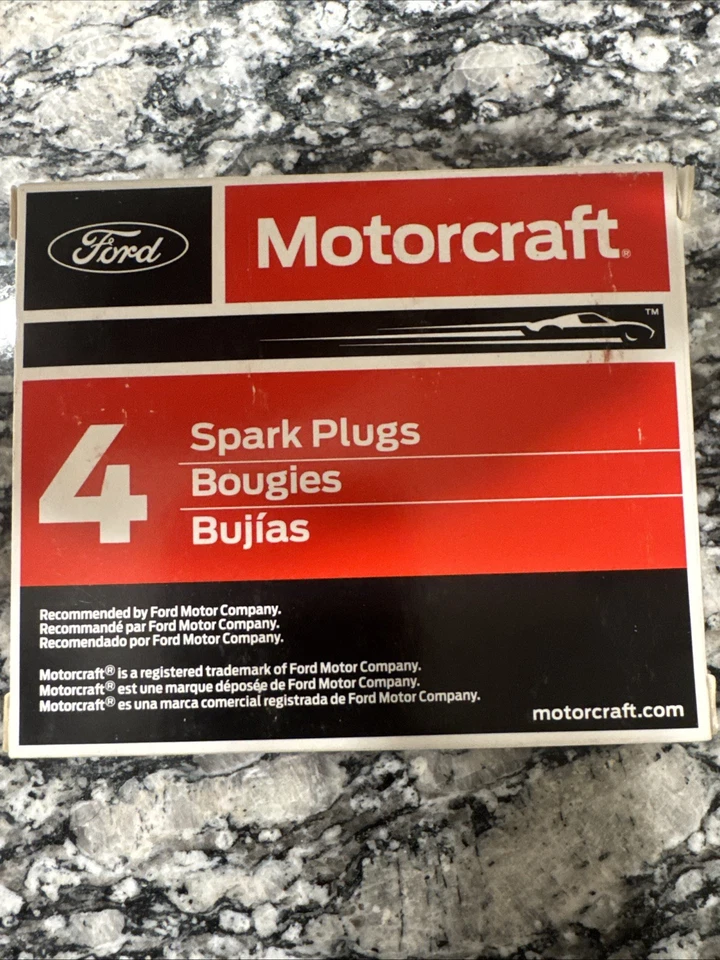 Комплект из 4 совершенно новых подлинных свечей зажигания Motorcraft SP-447 SP447A AGSF32C - Изображение 1 из 1