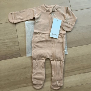 NWT Goumi Kids Sandstone Baby Footie SZ 0-3 mo Tan Bamboo Zippy Sleeper - Bild 1 von 3
