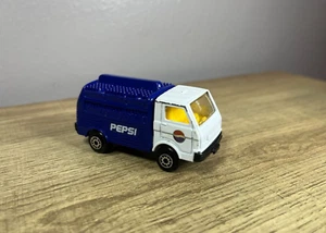 Maisto - Pepsi Cola Delivery Truck - 1:64 Scale Die Cast Metal Truck - Picture 1 of 5