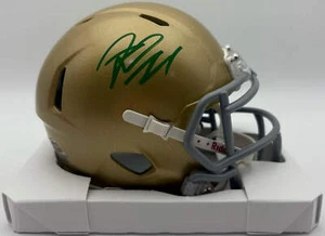 Von Riley Leonard signierter Notre Dame Mini Football Helm PSA DNA CoA - Bild 1 von 4