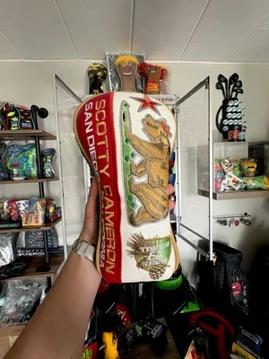 Scotty Cameron Gallery 树木和 Tees Cali 熊球道木杆头套 — 第 1/4 张图片