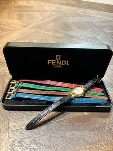 Reloj Mujer Cuarzo Cinturón Cambio 5 Colores FENDI 640L Vintage Años 90 Usado Artículo Raro - Imagen 1 de 9