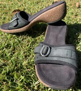 Merrell Sundial Black Leather Air Cushion Slides Sandals Shoes  Women’s 8 - Picture 1 of 11