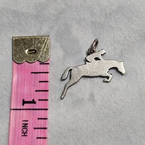 James Avery Sterling selten nicht mehr produziert Jockey Reiten springendes Pferd Reiter Charm - Bild 1 von 3