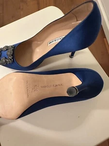 Manolo Blahnik Hangisi Blue, Neu, ungetragen, Gr. 38,5 - Bild 1 von 2