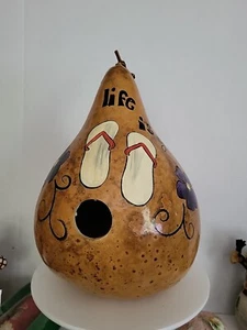 Großes handbemaltes Kürbis Vogelhaus. Das Leben ist gut. Signiert von Maler 12 in hoch - Bild 1 von 7