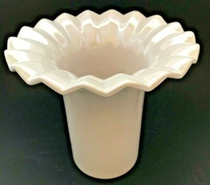 Rare Vintage Mid Century Modern Haeger Pleated Edge Vase - Picture 1 of 10