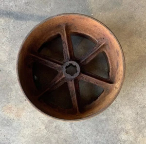 ANTIKE Schwungrad Traktor Riemenscheibe 8” Durchmesser 6” breit Oldtimer Bauernhof Scheune Steampunk - Bild 1 von 6