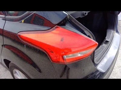 Luz trasera izquierda para conductor Ford Focus LH 2015-2018 hatchback incandescente F1EZ13405Z Foto 1 de 4