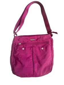Baggallini Raspberry Crossbody Shoulder Snap It Zip Bag, Nylon mehrere Taschen - Bild 1 von 8
