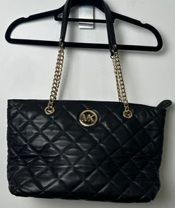 Schöne Michael Kors Fulton gesteppte Handtasche schwarz Kettengriffe goldene Hardware - Bild 1 von 7