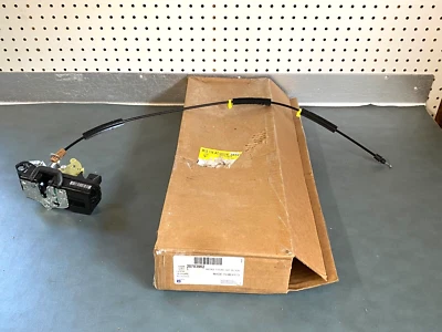 Cerradura de puerta delantera derecha GM OEM NOS 20783852 2007-2010 Cadillac Escalade Foto 1 de 4