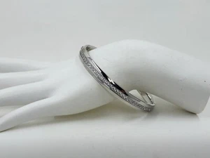 Inori Channel Set Cubic Zironia Scharnier Edelstahl Armreif - Bild 1 von 4