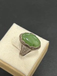 Navajo Lee Paulin Sterling Silver Nephrite Jade Ring ( Size 7.75)( 6g )  T - Picture 1 of 5