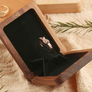 2x Scatola Anello Vintage Elementi Segreti Sorpresa Legno Rotante Fidanzamento Matrimonio - Foto 1 di 7