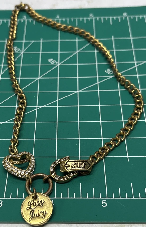 Colar Gargantilha Juicy Couture Lady Juicy Tom Dourado Strass Sorte Gota 7,25” - Imagem 1 de 4