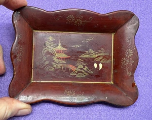 Baratija o jabonero lacado rojo pintado a mano de colección pagoda japonesa - Imagen 1 de 5
