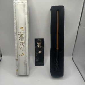 Rare Wizarding World Harry Potter Mystery Wand Neville Longbottom Box & Hologram - Picture 1 of 12