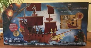 Piratas del Caribe Queen Anne's Revenge Juego Disney NUEVO Precintado 2011 - Imagen 1 de 5