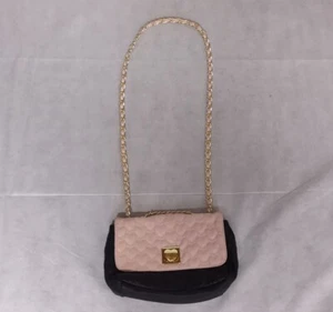 Betsey Johnson gesteppte Herzen Handtasche Umhängetasche rosa schwarz gold gepflegter Zustand - Bild 1 von 11