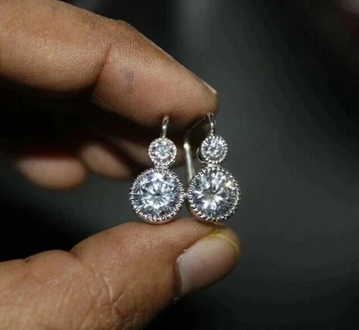 Orecchini pendenti goccia diamanti taglio tondo creati in laboratorio 2 ct... - Immagine 1 di 4