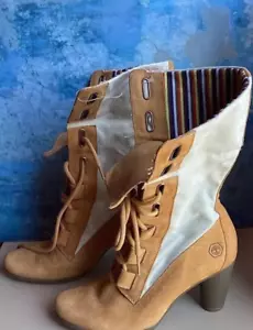 Women’s Timberline Boots Size 8 - Picture 1 of 4