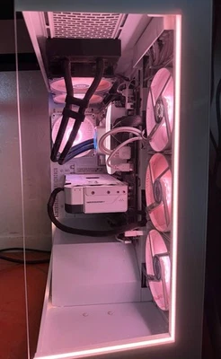 Gaming PC 4070 Super Asus White Edition Intel Core i7-14700k - Image 1 of 4