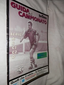 LA CITTA’ GUIDA AL CAMPIONATO 2002/2003 Autori vari La Città 2002 calcio rivista - Picture 1 of 12