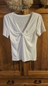 Weißes Damen-T-Shirt A New Day Größe Small niedriger V-Ausschnitt - Bild 1 von 4
