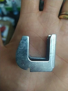 Gancio Unificato Per Ripiani Scaffali 16 Pezzi Interno 1,8 Cm - Foto 1 di 10