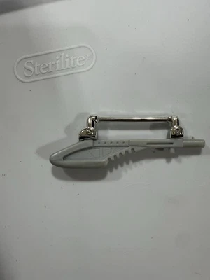 Transformer Universe Autobot Ratchet Deluxe gray weapon accessory A29 - Image 1 of 2