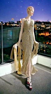 Lady Figurine Gold Glitter matching Stole Broadway Belles Art Deco Lucia 58431 - Picture 1 of 6