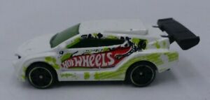 Hot Wheels TRACK STARS 2013 #115/250 Loop Coupe WHITE DIECAST TOY CAR