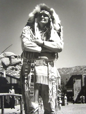 Tocado Vintage Indian Chief Nativo Americano Foto Hollywood Camera Club 1962 Foto 1 de 4