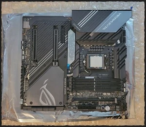 ASUS ROG MAXIMUS XII EXTREME (Bios 3201) Motherboard + Intel i9-11900K CPU - Picture 1 of 11