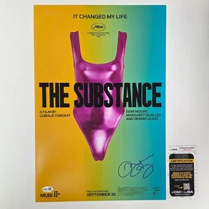 MARGARET QUALLEY autentica foto firmata a mano "LA SOSTANZA" 12x18 (JSA COA) - Foto 1 di 2