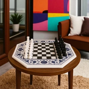 Tablero de ajedrez de mármol blanco con incrustación floral y piezas de ajedrez a juego - Imagen 1 de 9