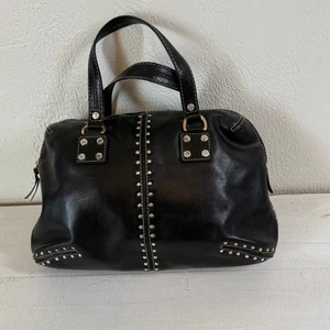 Bolso Michael Kors Astor de cuero negro/bolso de asa superior con tachuelas plateadas - Imagen 1 de 13