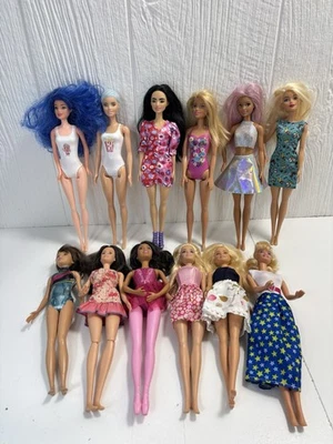 LOTE DE 12 MUÑECAS BARBIE MATTEL ALGUNAS ESTÁN VESTIDAS Foto 1 de 4