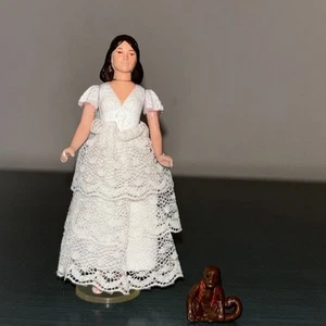 1982 Vintage Kenner Indiana Jones ROTLA - Marion Ravenwood Action Figure Monkey - Picture 1 of 9