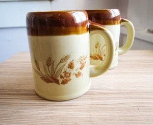 2er Set große Steinzeug Becher mit Weizen & Blumen Design - braun & creme 70er Japan - Bild 1 von 5