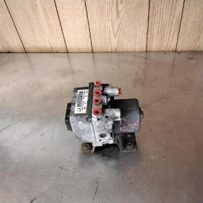 Chevrolet Malibu 2006-2007 ABS bomba actuador freno antibloqueo exc. SS Foto 1 de 2