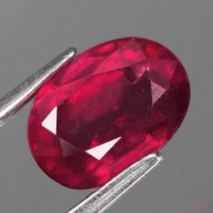 ES 2.46 ct. Rubí Natural Oval Rojo Mozambique - Imagen 1 de 3