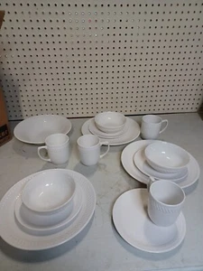 Gibson Set Of 15 Dinnerware Plates / Saucers / Cups / Bowls WHITE VINTAGE NICE $ - Picture 1 of 6